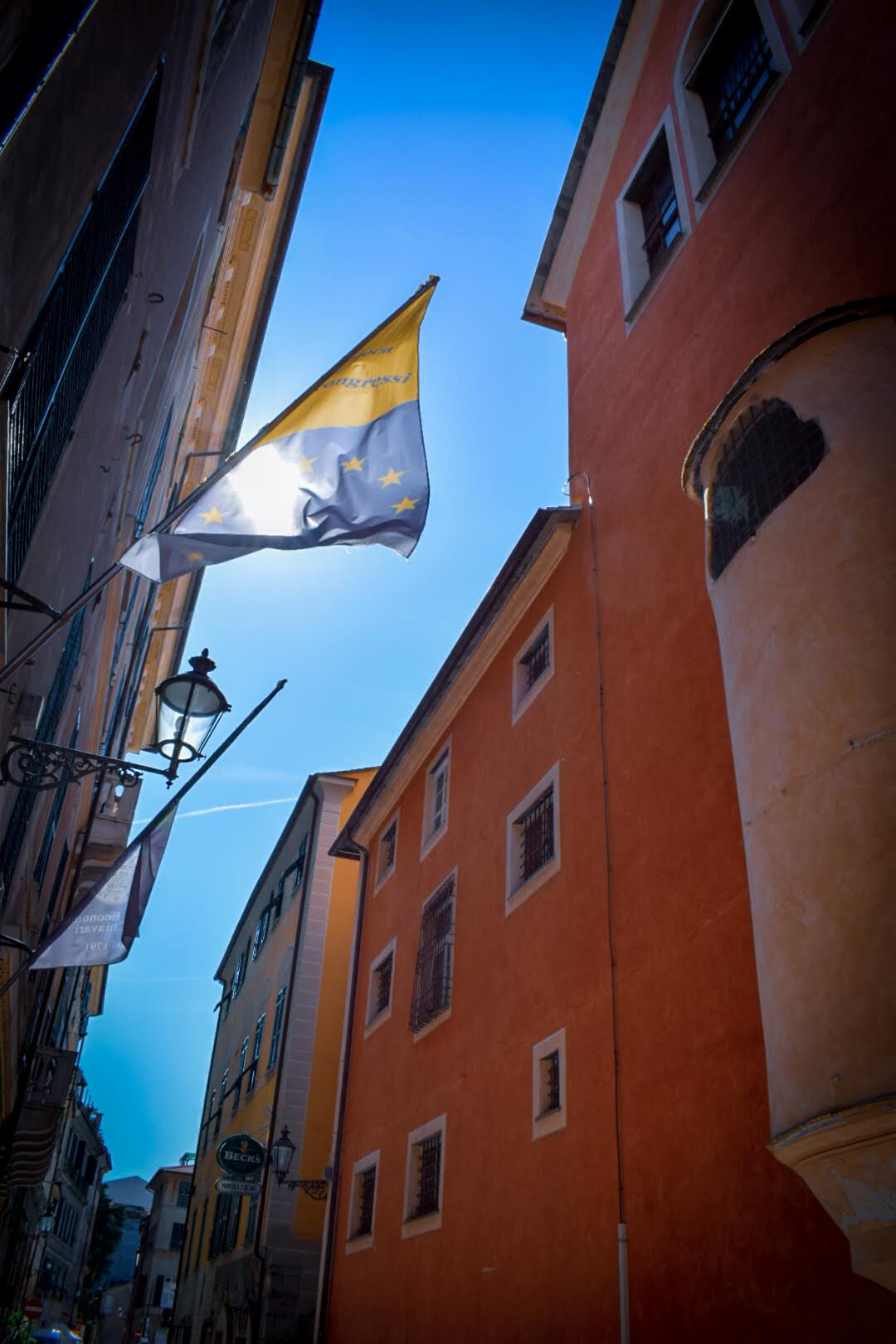 BANDIERA Via Ravaschieri Chiavari