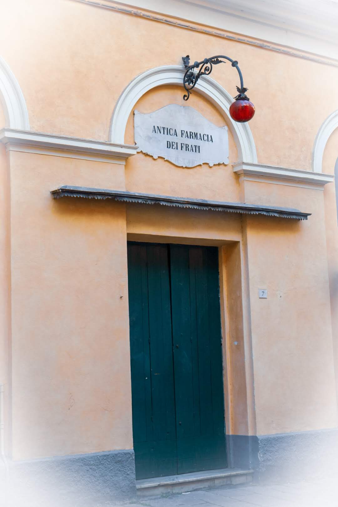VECCHIA FARMACIA DEI FRATI - via Entella