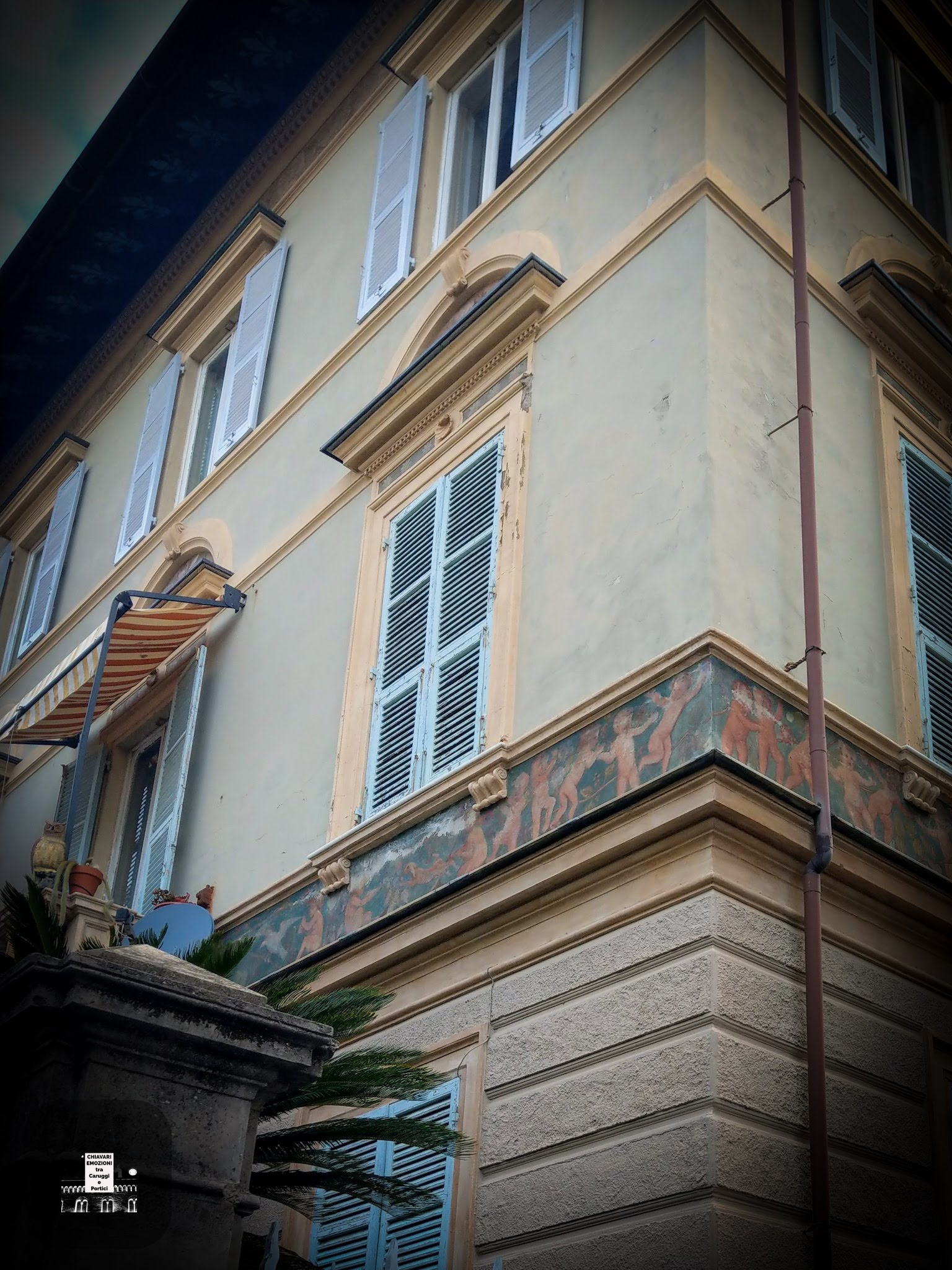 PALAZZINA CON DECORO PUTTI DANZANTI - VIA N. ARATA CHIAVARI