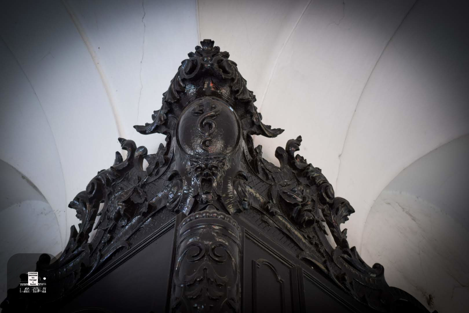 DETTAGLI E IN ALTO BEN VISIBILE IL SIMBOLO CADUCEO